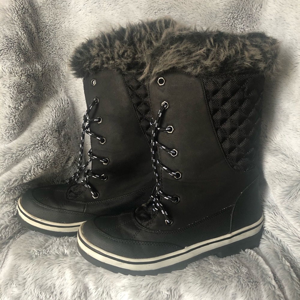 Snow boots